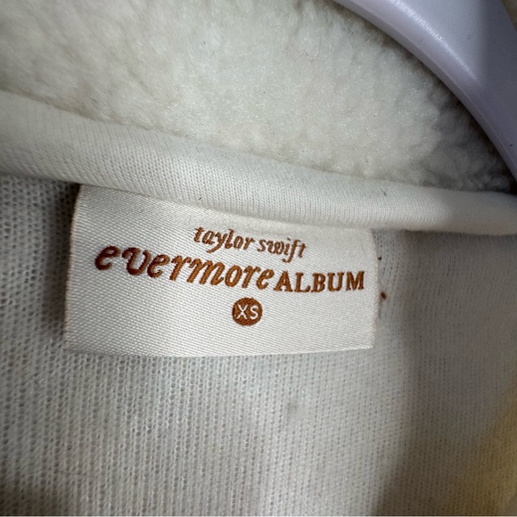 Taylor Swift Life Is A Willow Zip Up Sherpa Jacket Size XS - Picture 6 of 9
